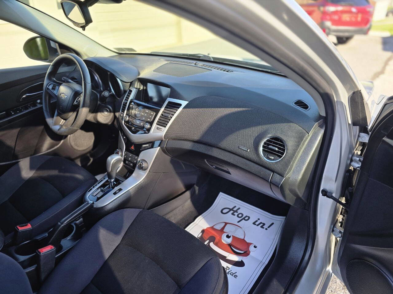 Used 2016 Chevrolet Cruze LT w/ Technology Package image 13