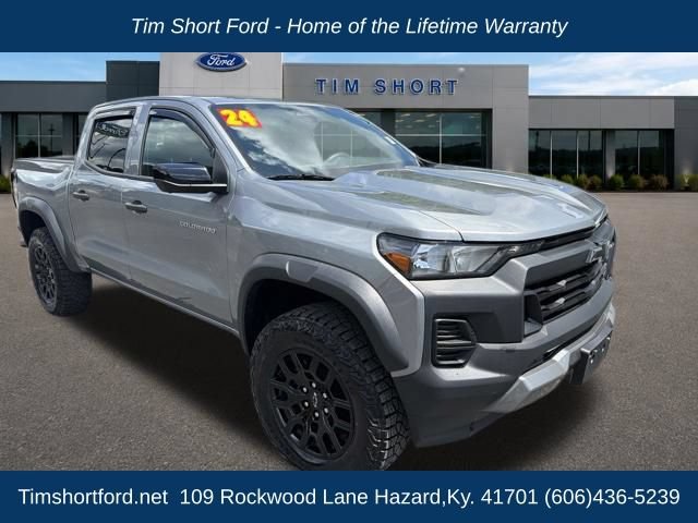 Used 2024 Chevrolet Colorado Trail Boss w/ Technology Package AWD/4WD image 4