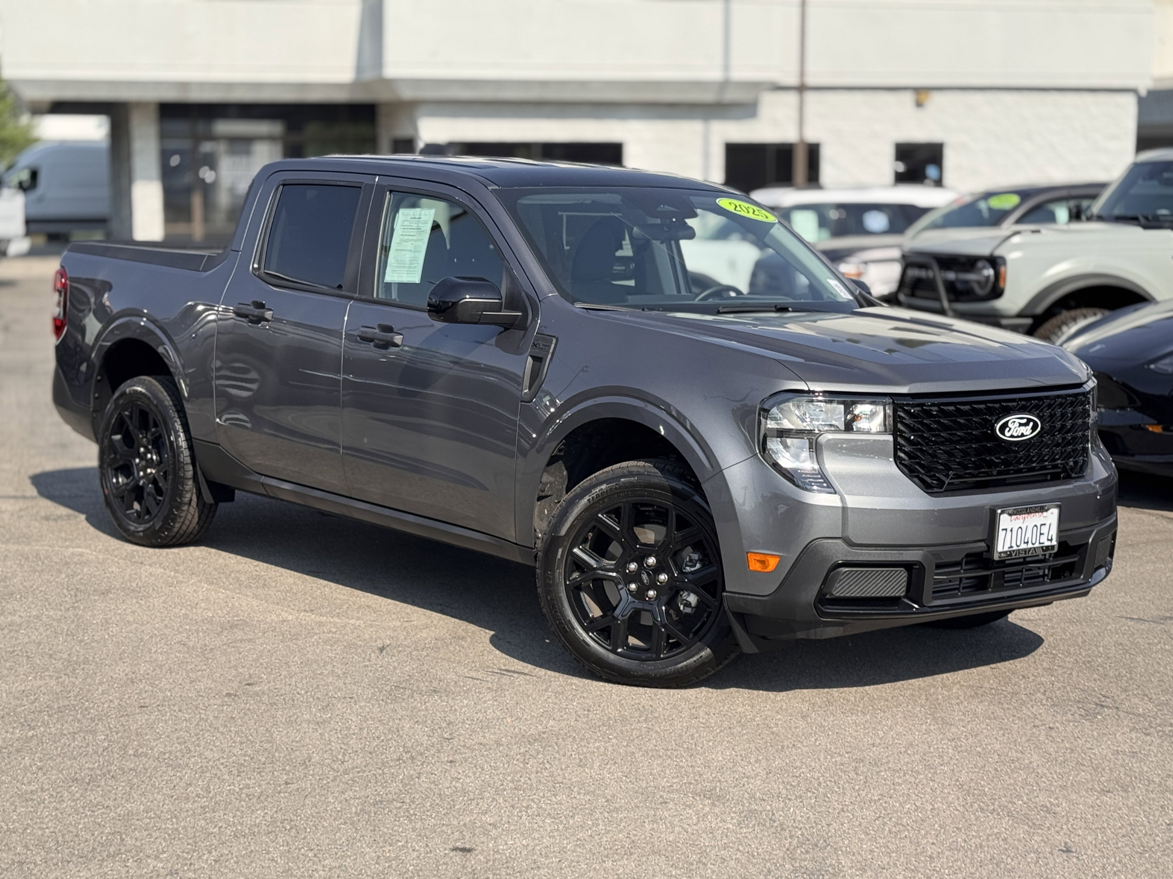 Used 2025 Ford Maverick XLT w/ XLT Luxury Package image 2