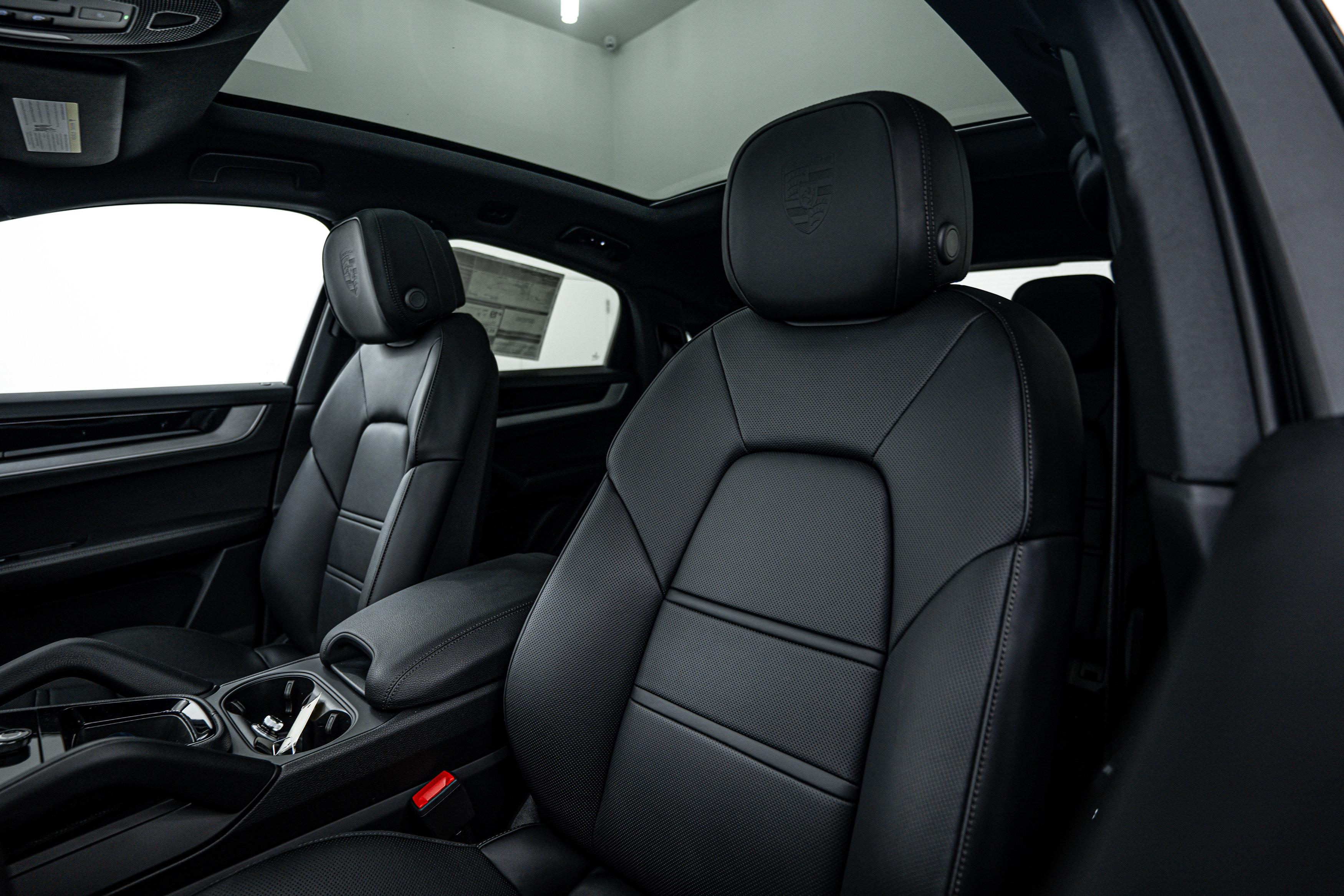 Certified 2025 Porsche Cayenne Coupe image 20