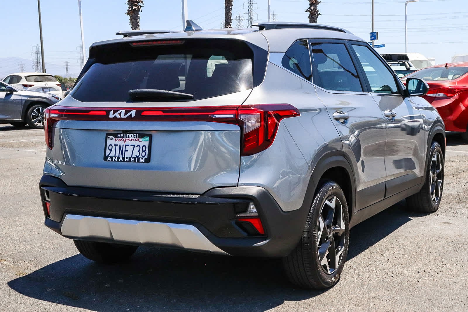 Used 2025 Kia Seltos EX FWD image 7