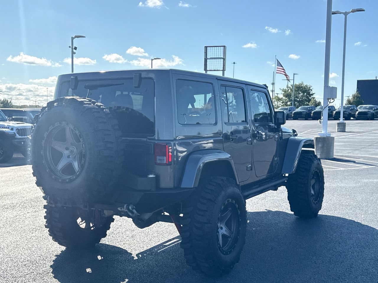Used 2017 Jeep Wrangler Unlimited Rubicon w/ Cold Weather Group AWD/4WD image 2