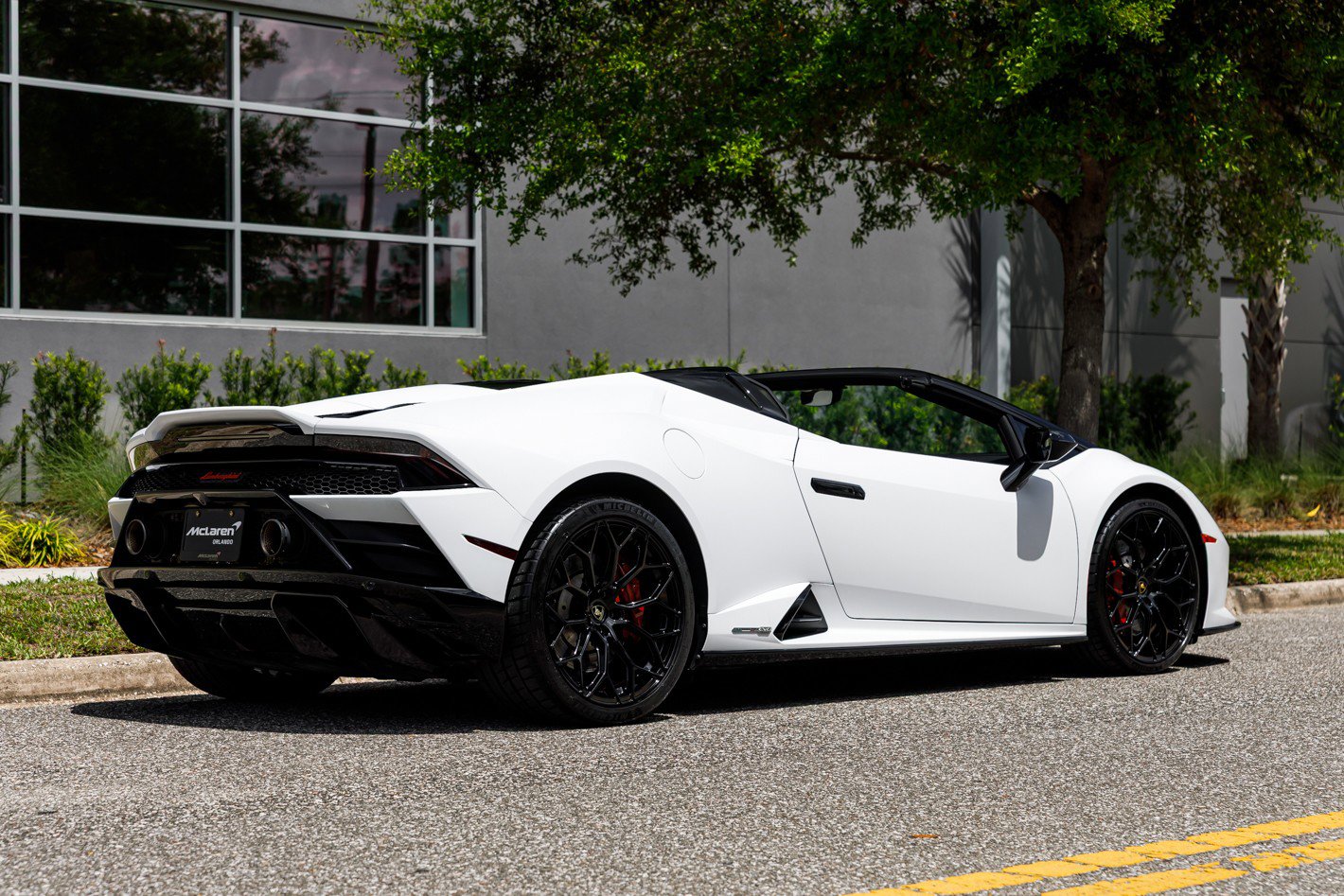 Used 2021 Lamborghini Huracan EVO image 10