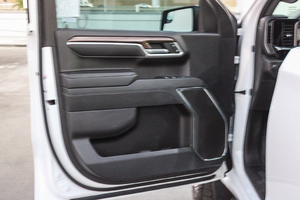 Used 2023 Chevrolet Silverado 1500 RST AWD/4WD image 23