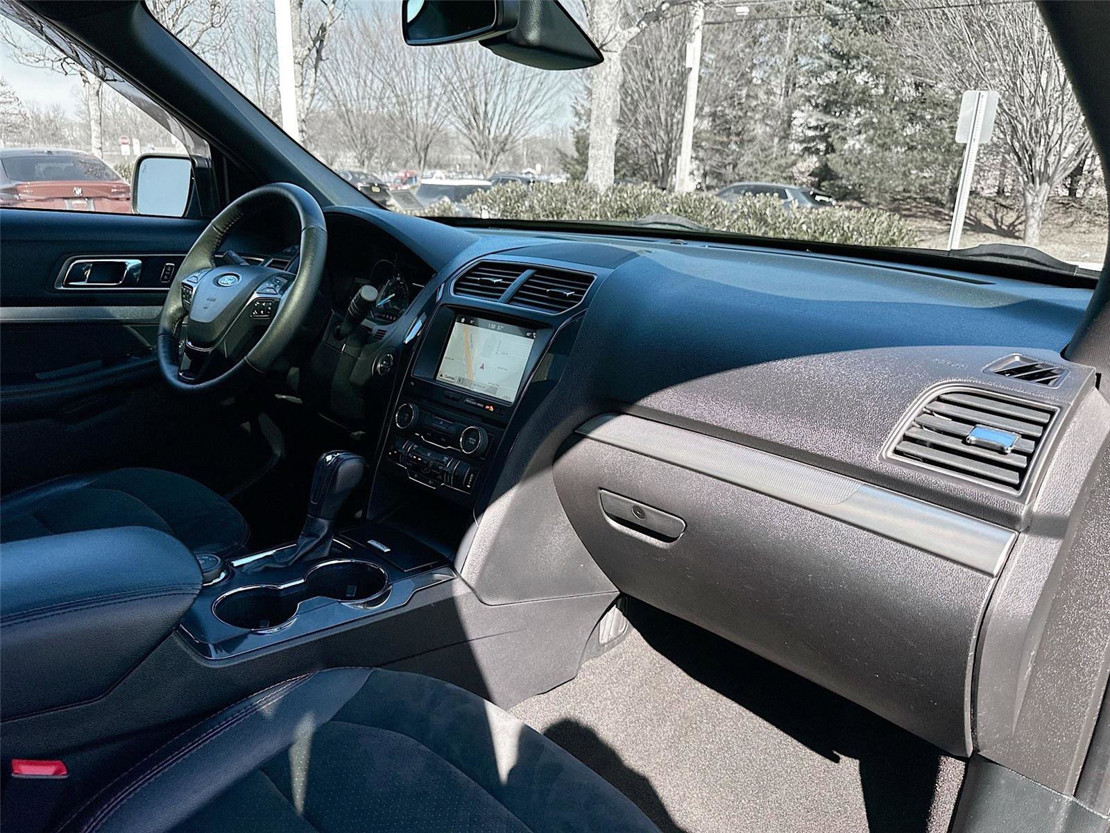 Used 2018 Ford Explorer XLT w/ Equipment Group 202A image 31