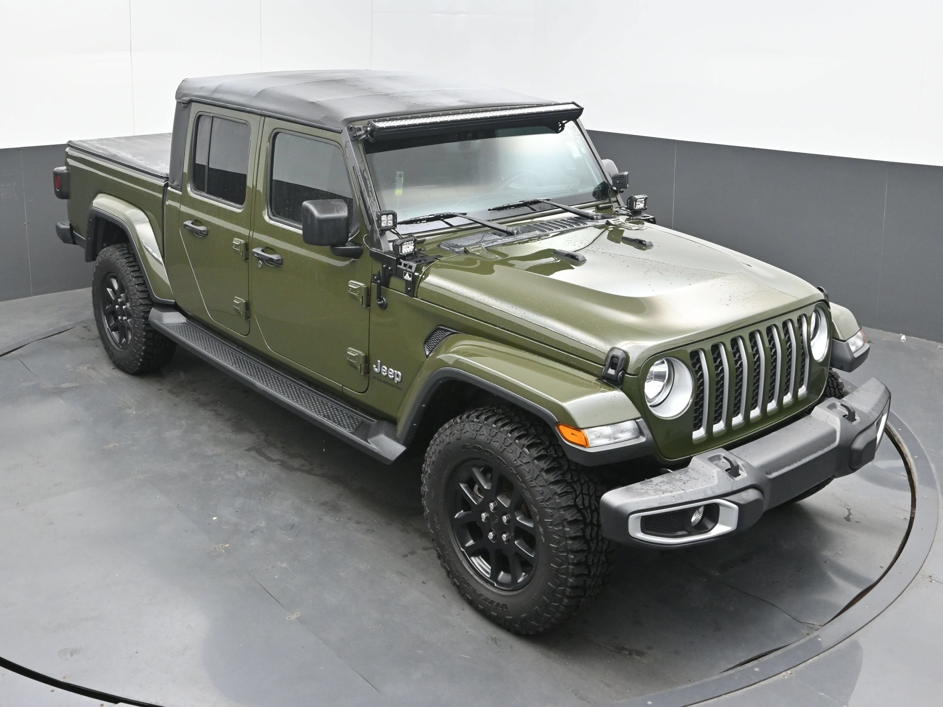 Used 2023 Jeep Gladiator Overland AWD/4WD image 31
