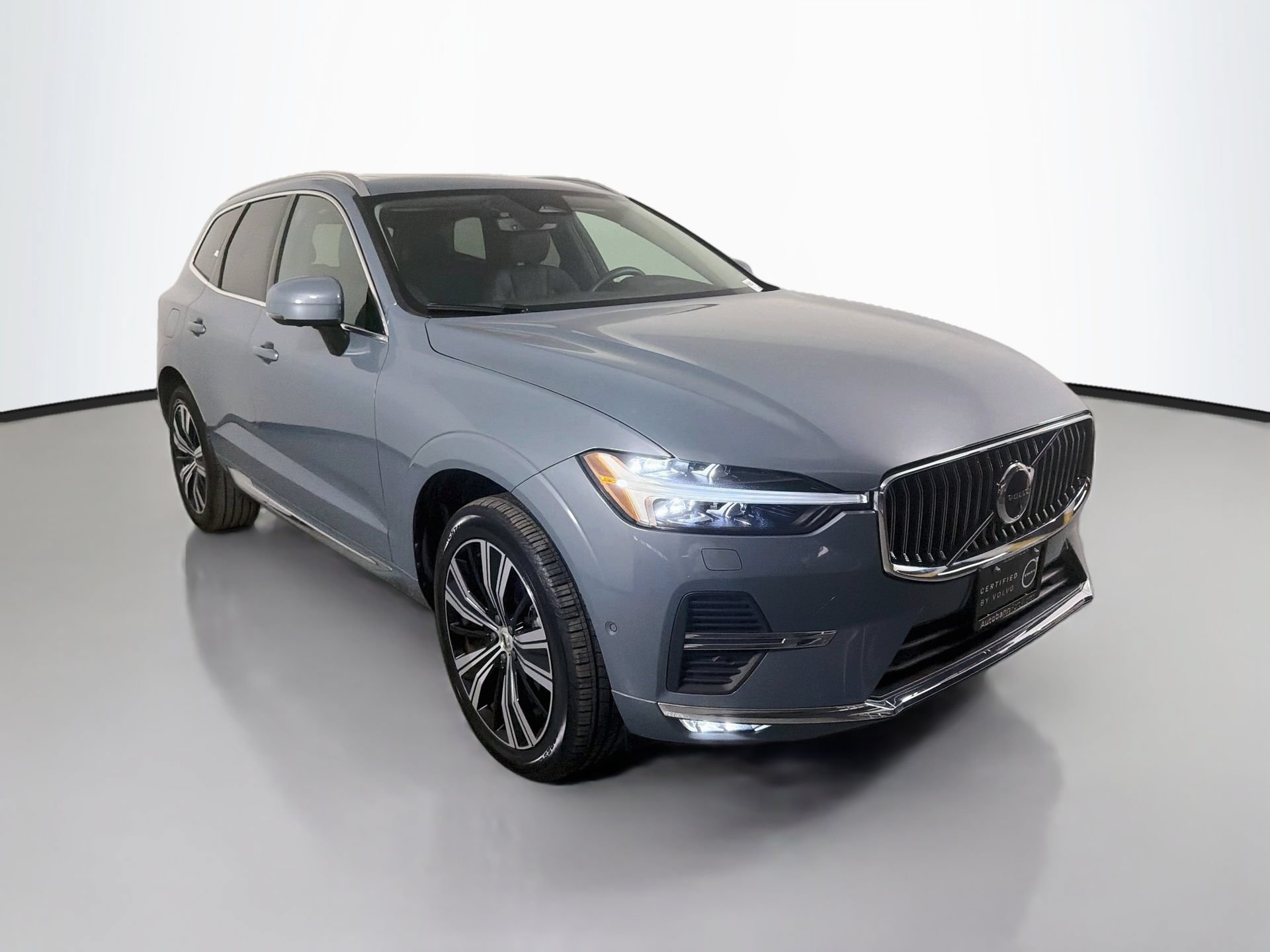Certified 2023 Volvo XC60 B5 Plus w/ Protection Package Premier FWD image 3