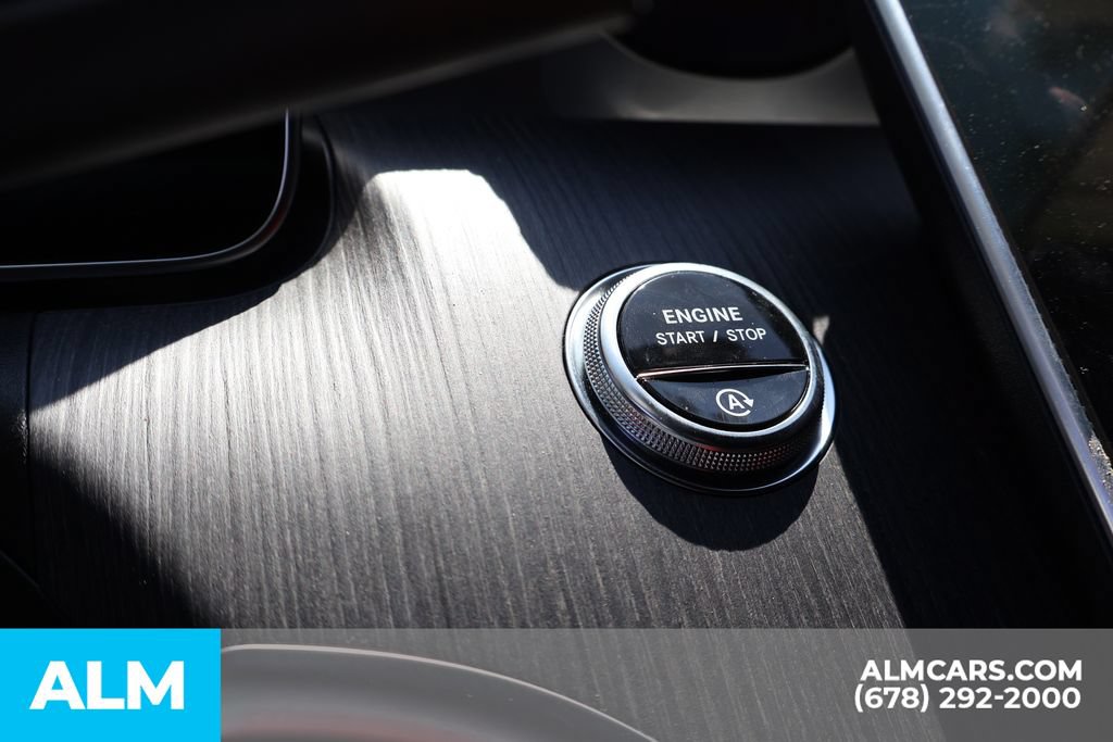 Used 2024 Mercedes-Benz C 300 4MATIC Sedan image 29