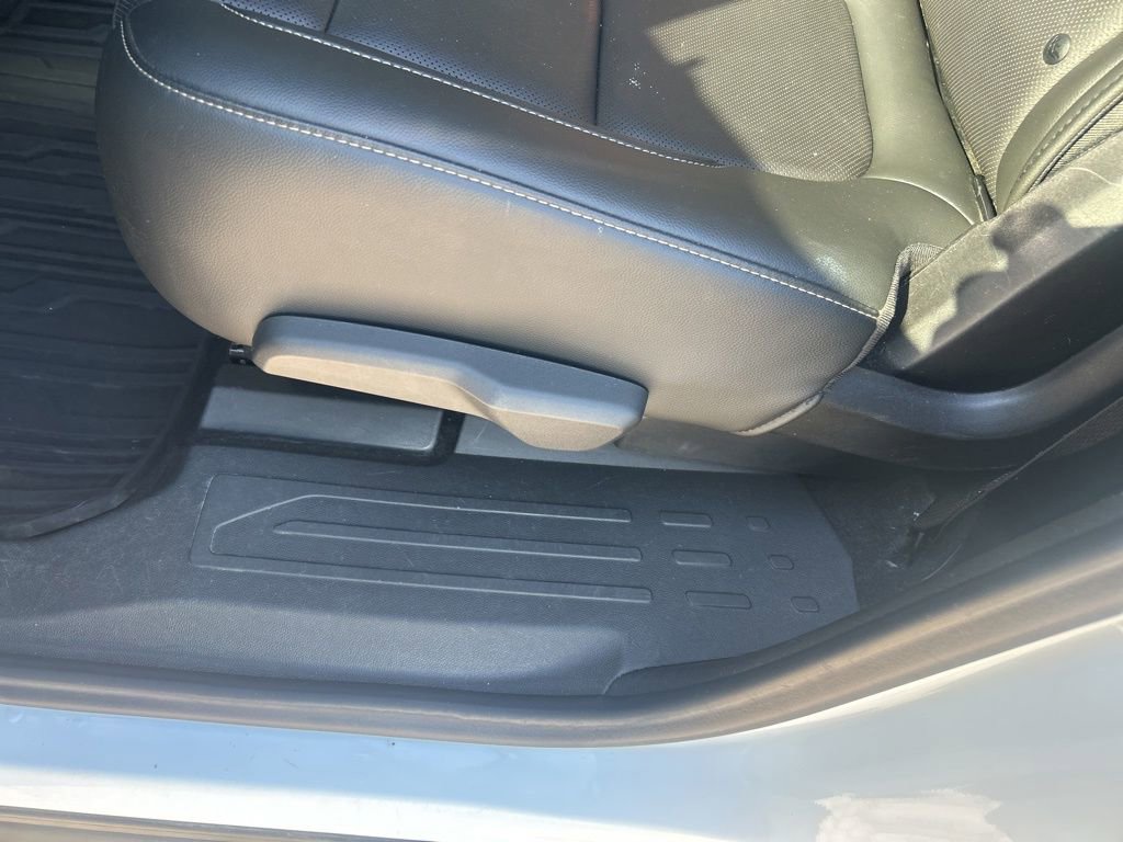 Used 2020 GMC Acadia SLT w/ Premium Package image 18