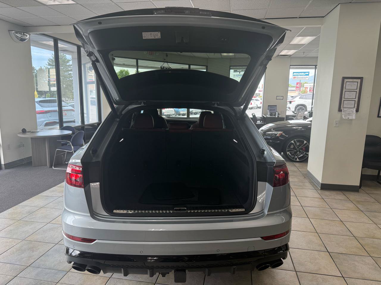 Used 2024 Audi SQ8 Prestige w/ Prestige Package AWD/4WD image 22