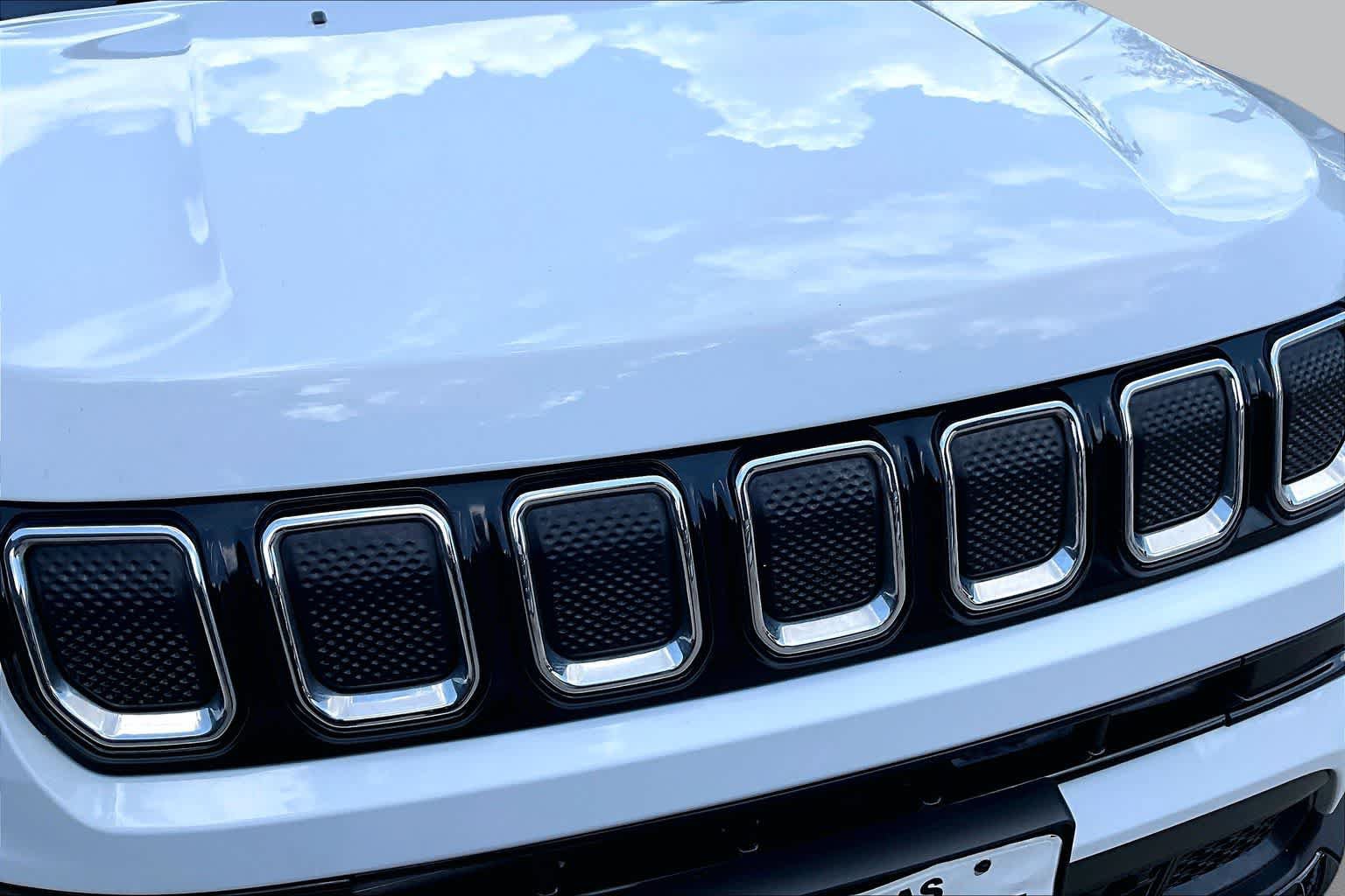 Used 2022 Jeep Compass Limited AWD/4WD image 28