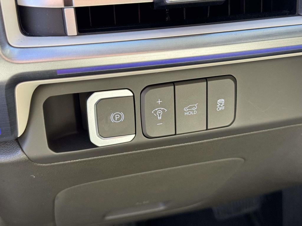 Used 2025 Hyundai Santa Fe Calligraphy image 18