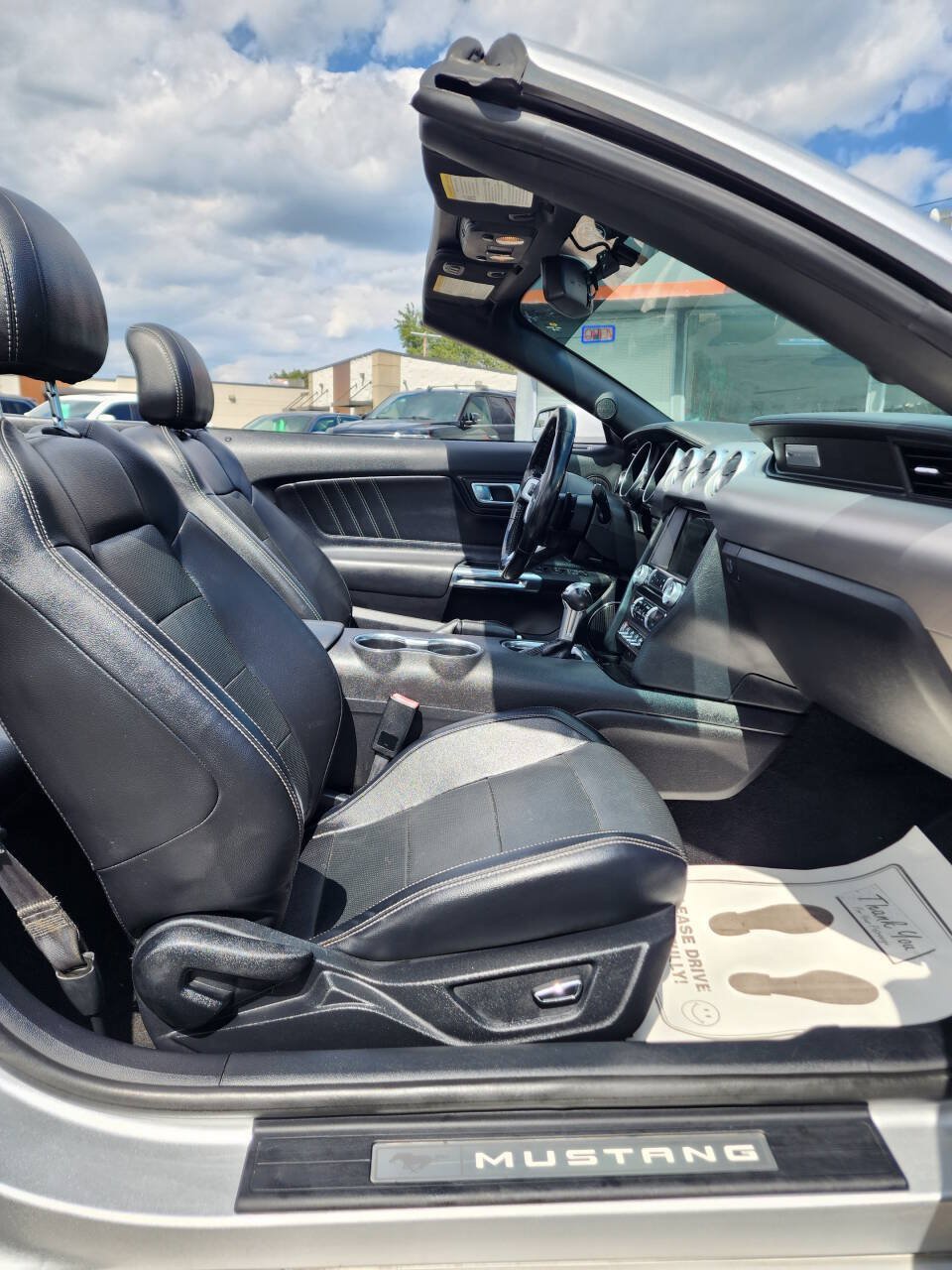 Used 2019 Ford Mustang Premium RWD image 24