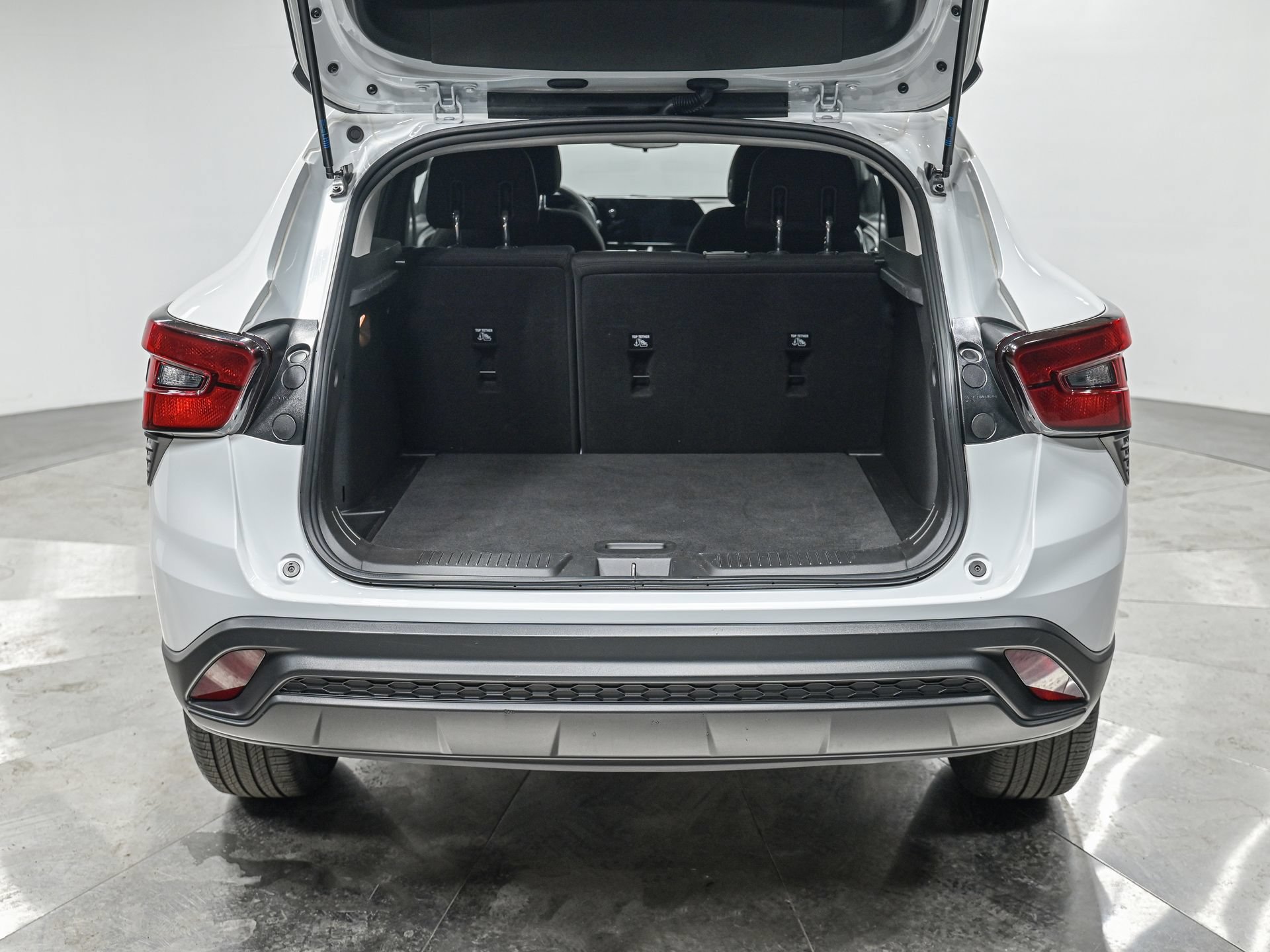 Used 2026 Chevrolet Trax LS w/ LS Convenience Package FWD image 6