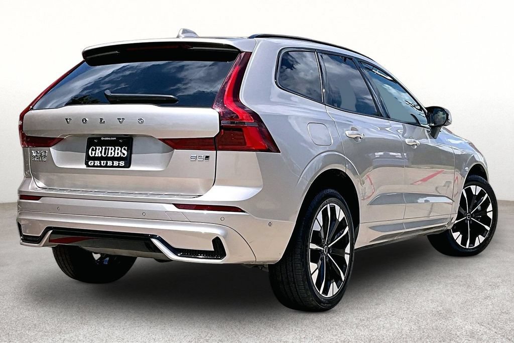 Certified 2026 Volvo XC60 B5 Plus AWD/4WD image 2