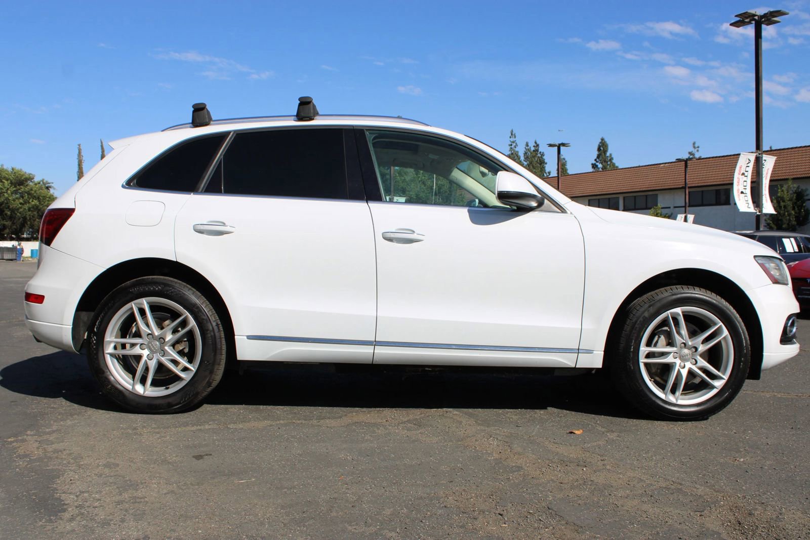 Used 2015 Audi Q5 2.0T Premium Plus w/ Technology Package AWD/4WD image 38