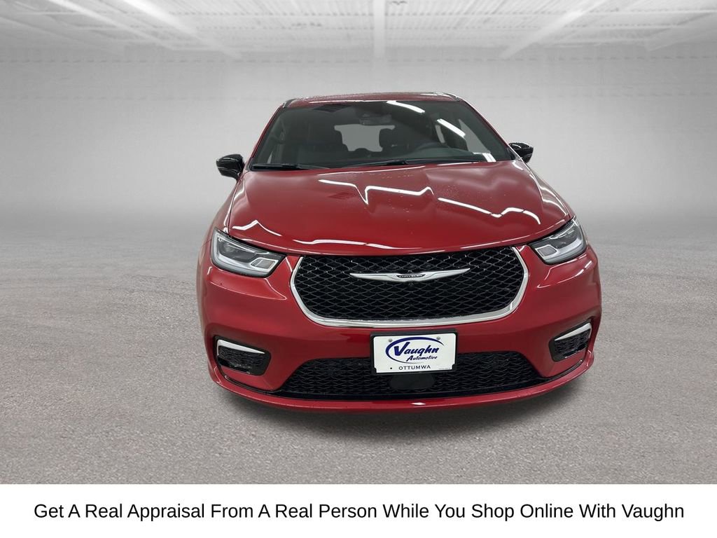 New 2026 Chrysler Pacifica Select image 3