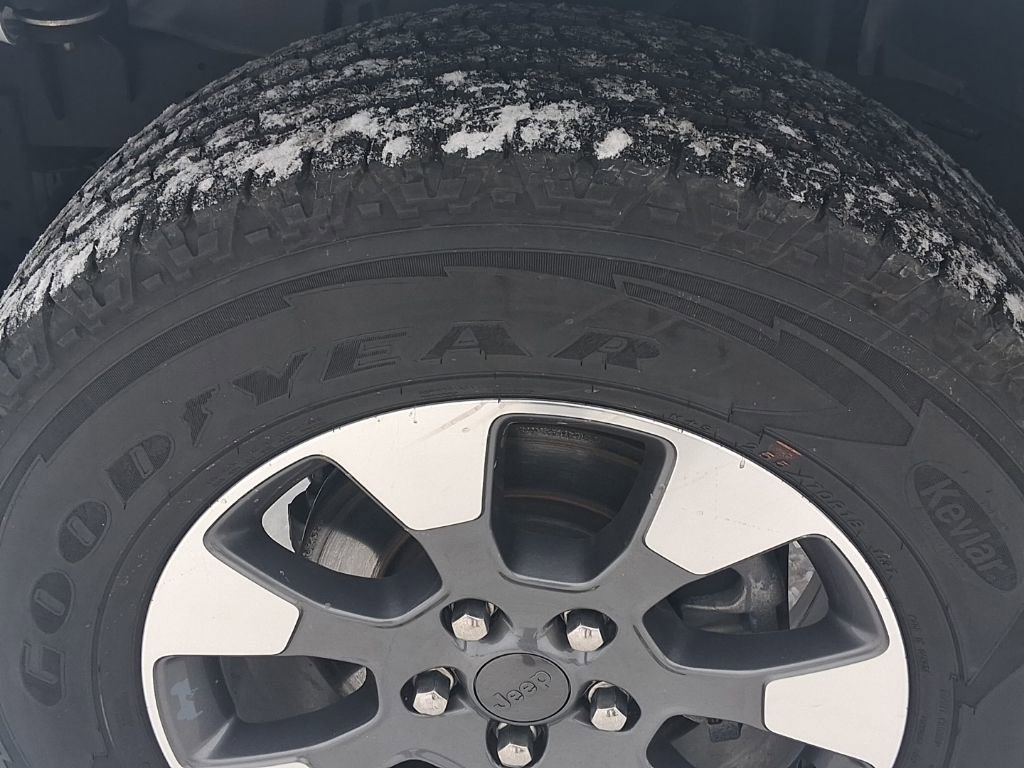 Used 2023 Jeep Wrangler Sahara w/ Cold Weather Group image 13