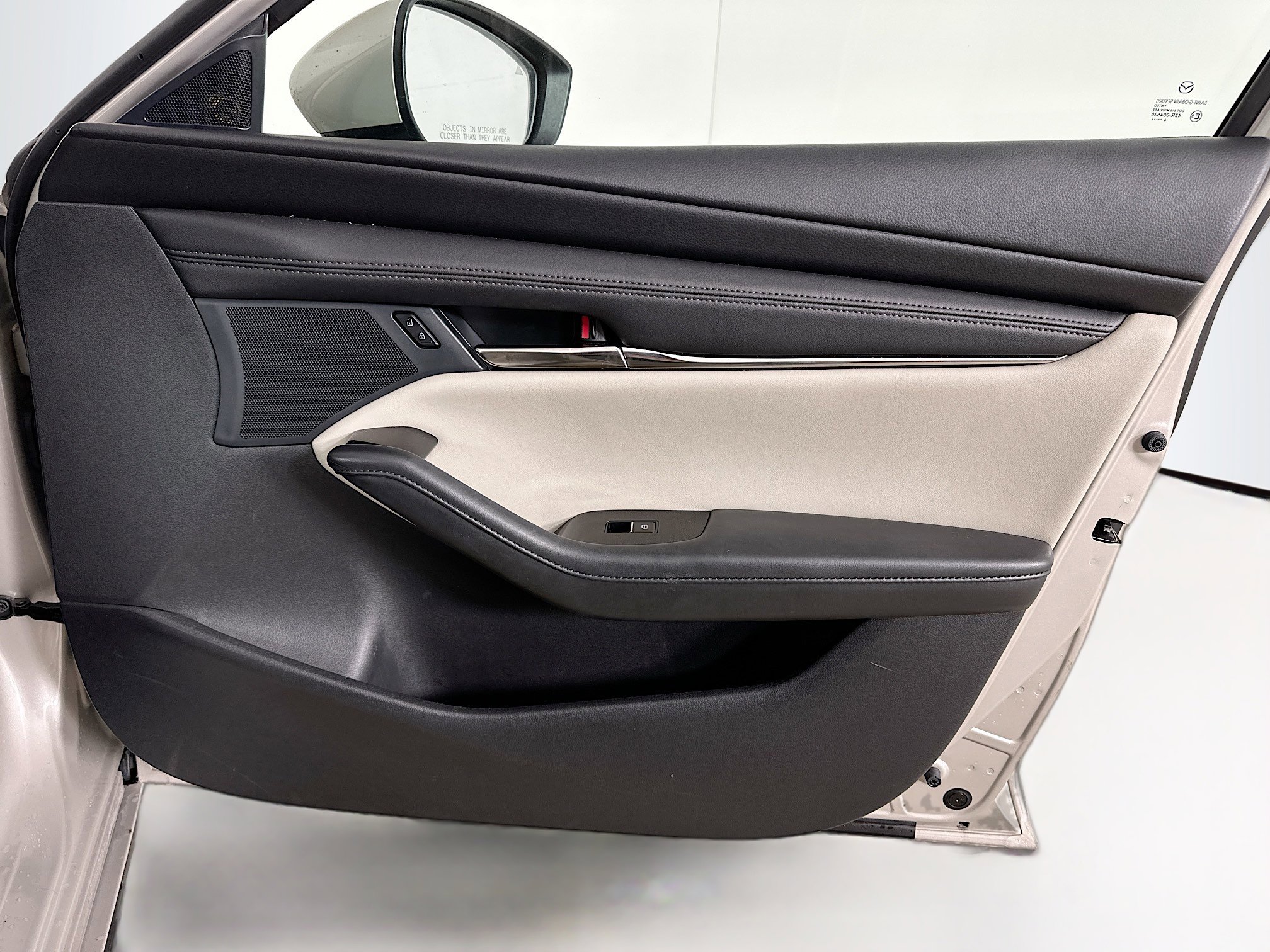 Used 2025 MAZDA MAZDA3 s image 31