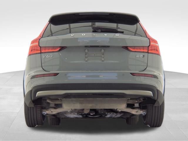 Used 2025 Volvo V60 B5 Cross Country Plus AWD/4WD image 7