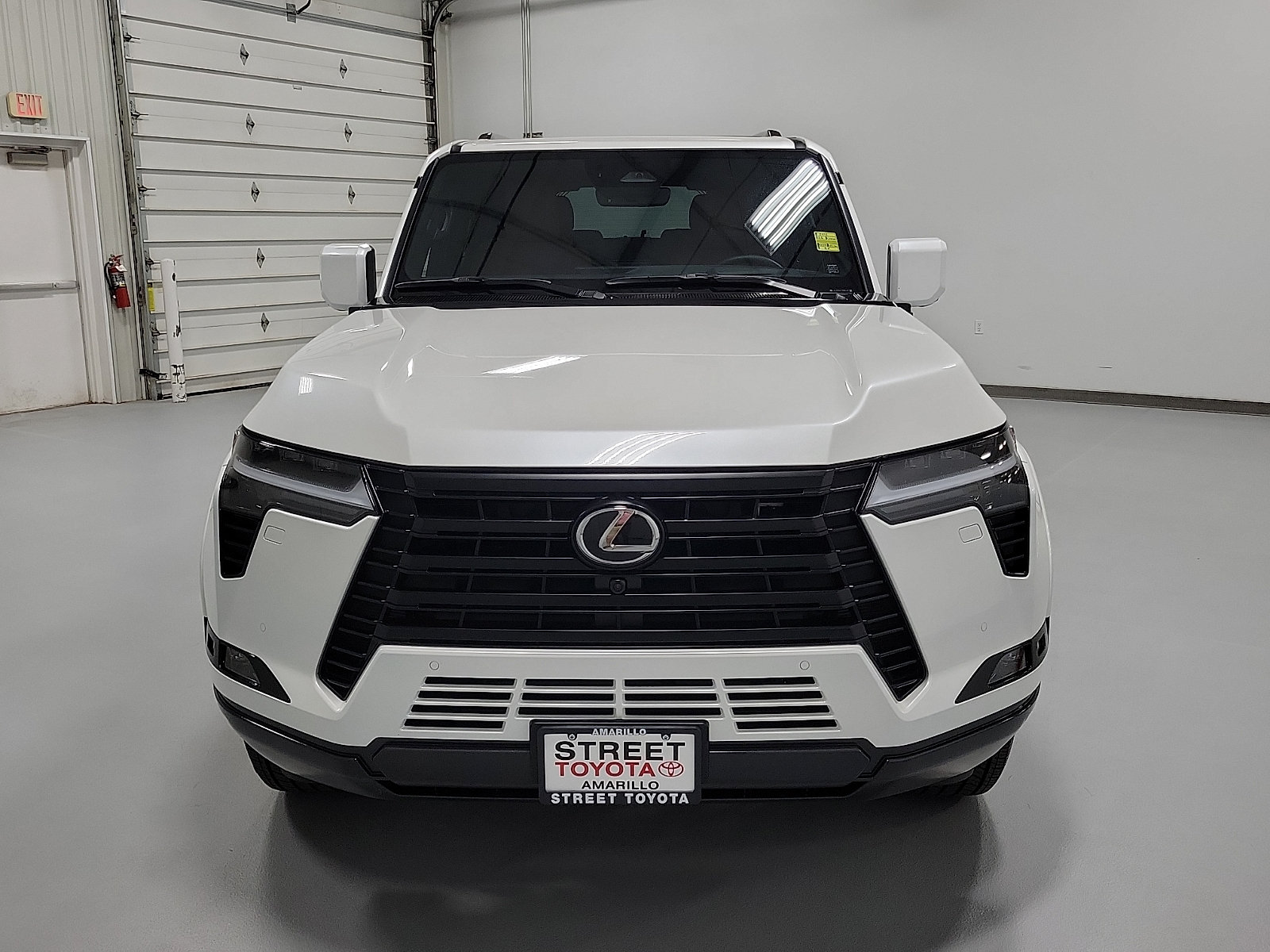 Used 2026 Lexus GX 550 w/ Cold Area Package AWD/4WD image 2