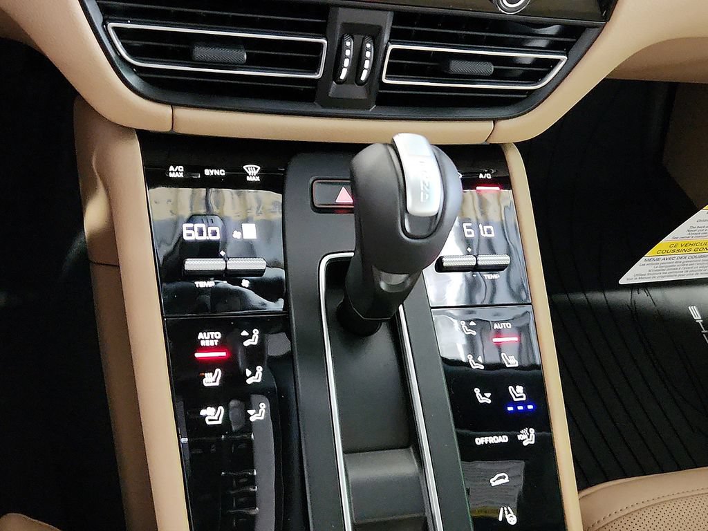 New 2026 Porsche Macan AWD/4WD image 16