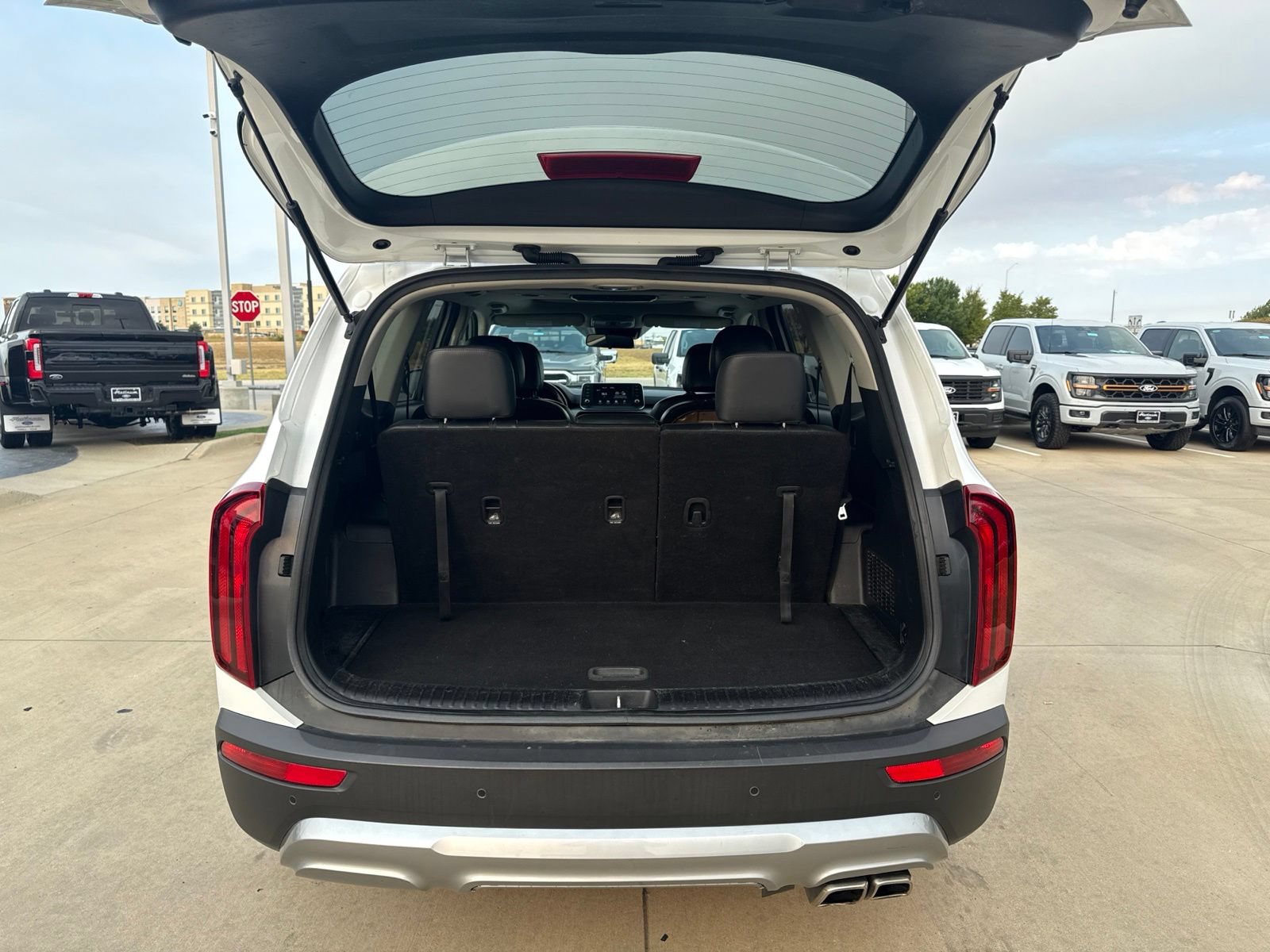 Used 2020 Kia Telluride S FWD image 5