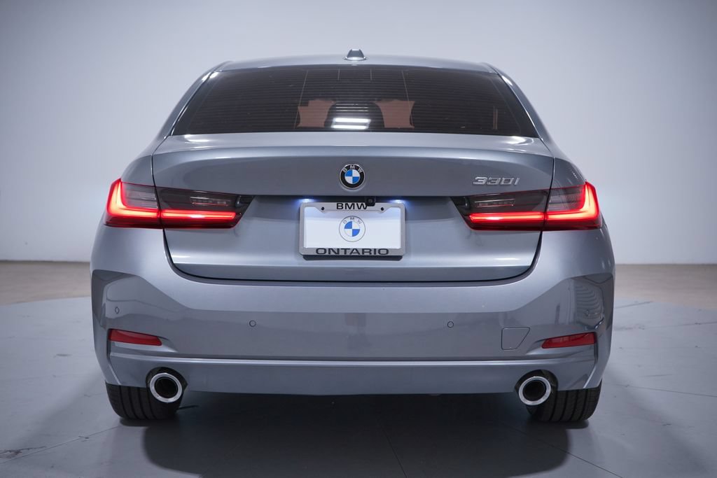 Used 2024 BMW 330i Sedan w/ Convenience Package RWD image 5