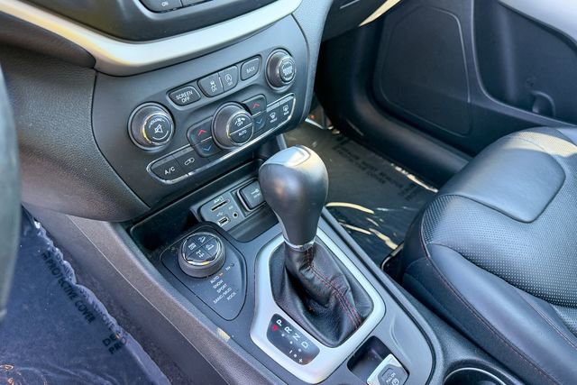 Used 2018 Jeep Cherokee Trailhawk w/ Quick Order Package 27L image 22