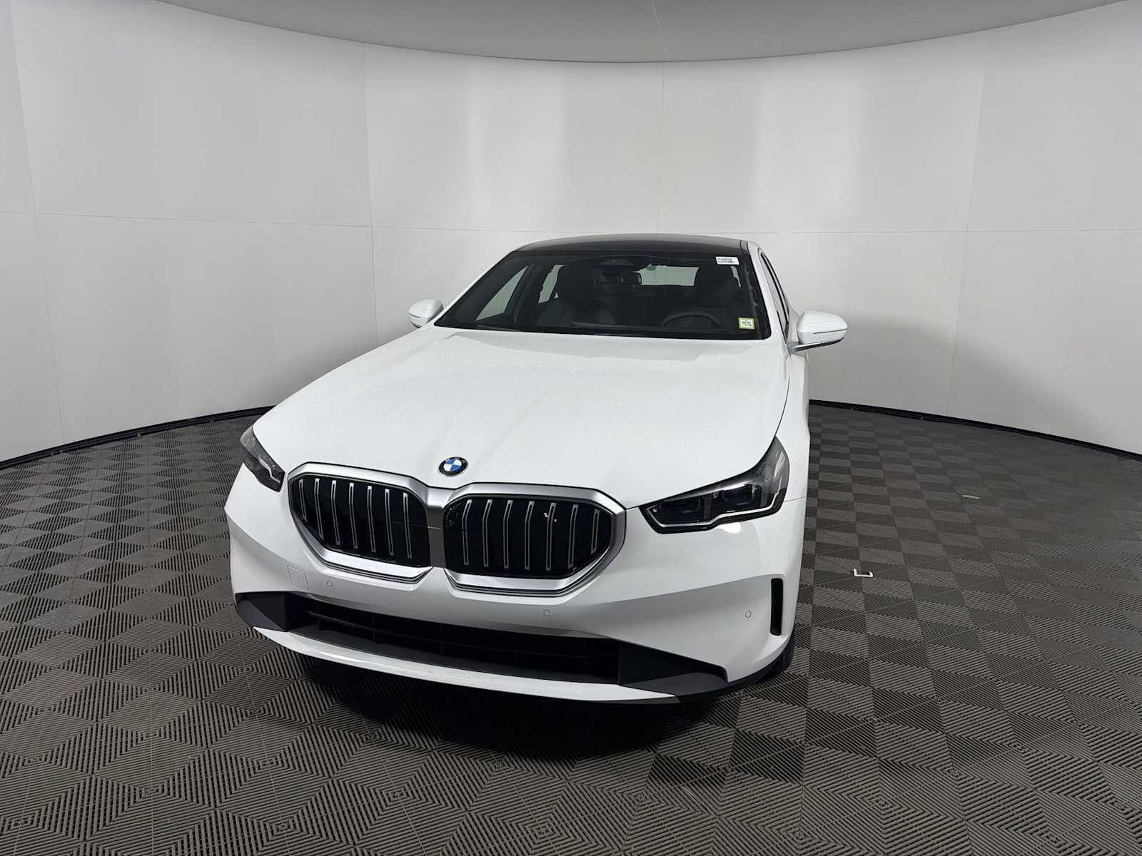New 2026 BMW 530i xDrive w/ Convenience Package AWD/4WD image 7