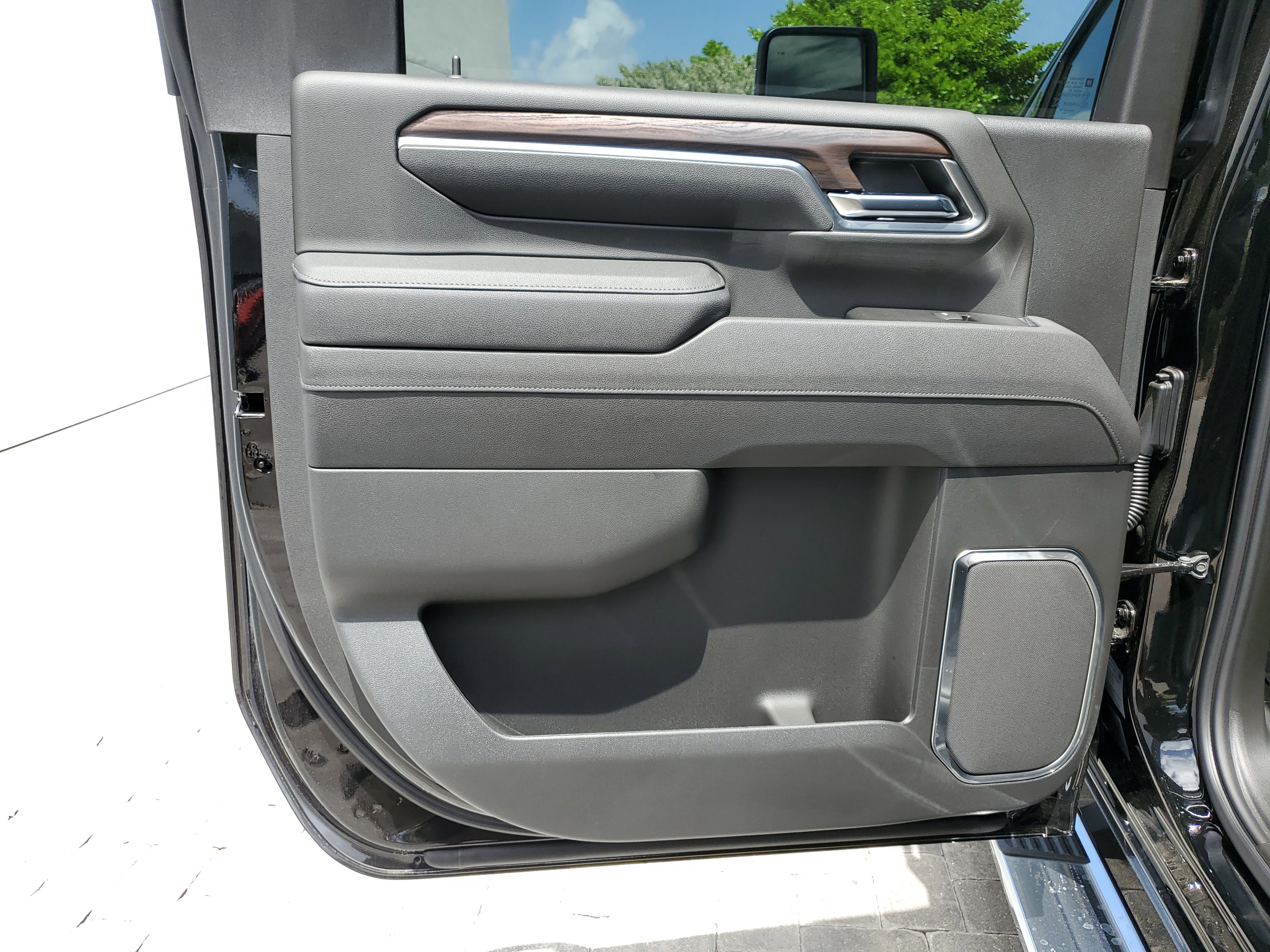New 2025 GMC Sierra 2500 SLT w/ SLT Premium Package image 14