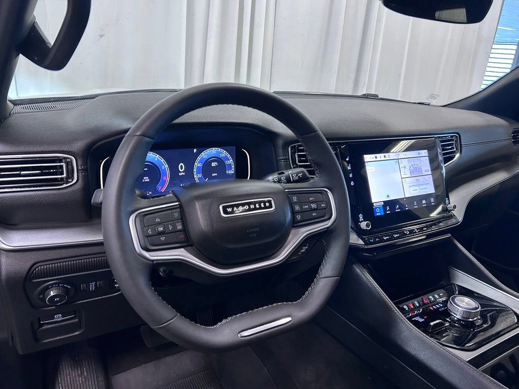 Used 2024 Jeep Wagoneer Series II AWD/4WD image 2