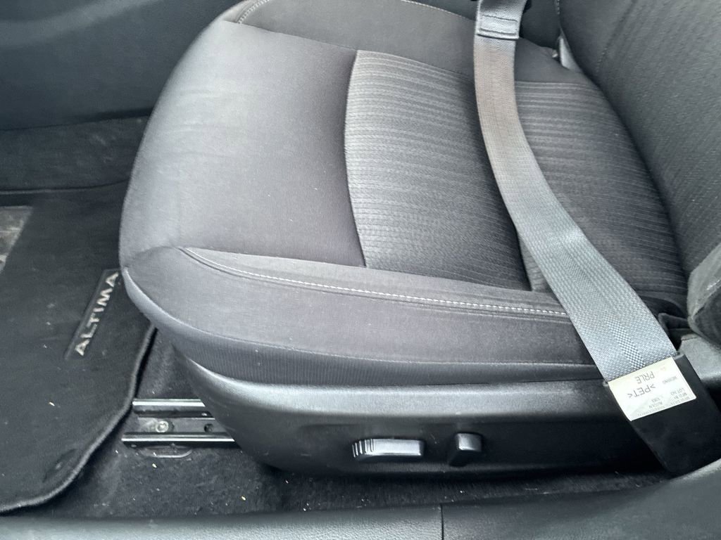 Used 2024 Nissan Altima 2.5 SV image 12