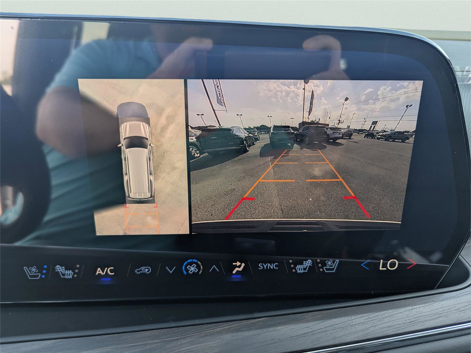 New 2025 Chevrolet Suburban Premier image 23