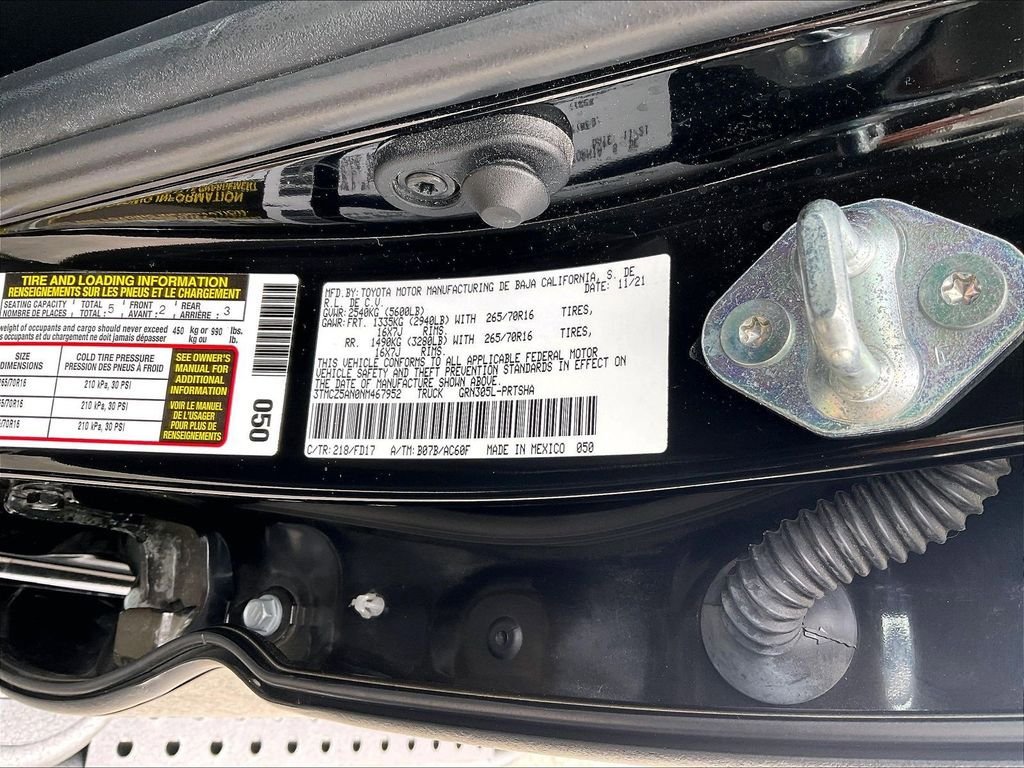 Used 2022 Toyota Tacoma TRD Off-Road w/ Technology Package AWD/4WD image 33