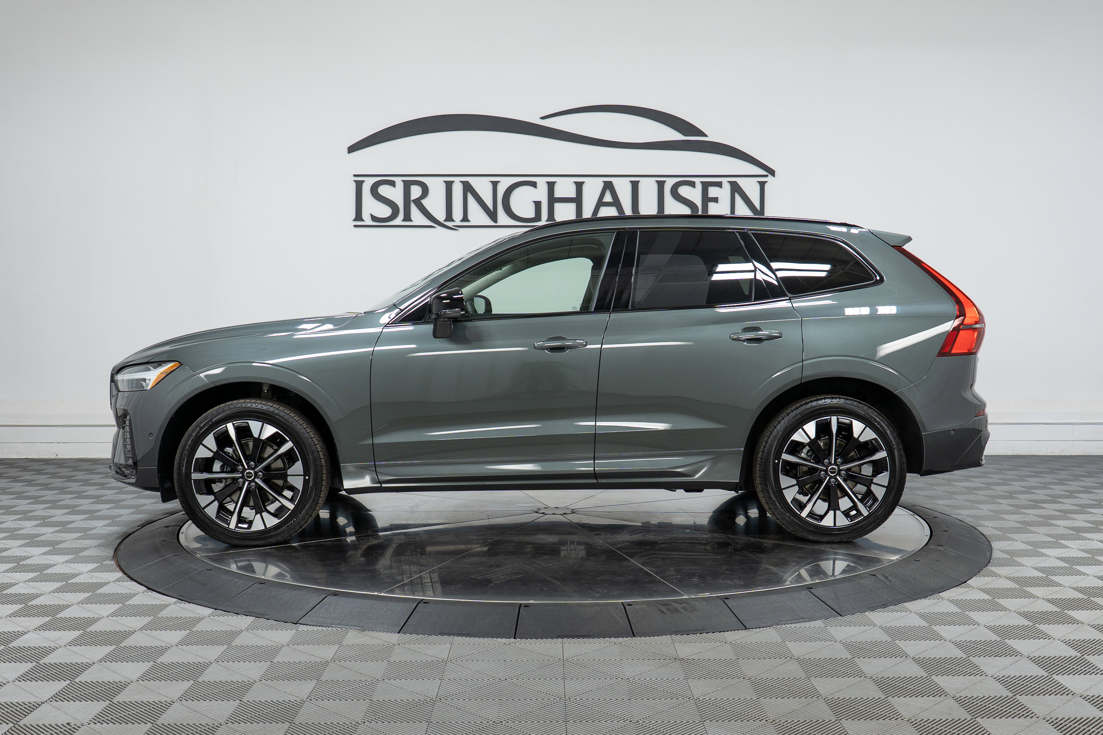 New 2026 Volvo XC60 B5 Plus w/ Climate Package image 8