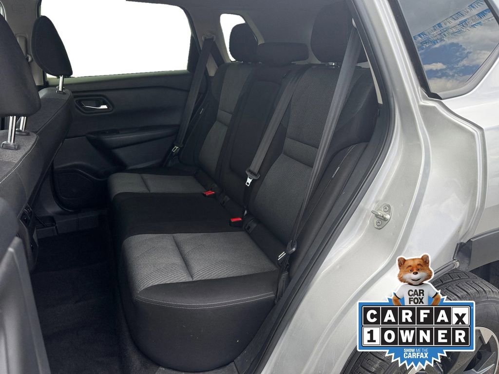 Used 2024 Nissan Rogue SV AWD/4WD image 16