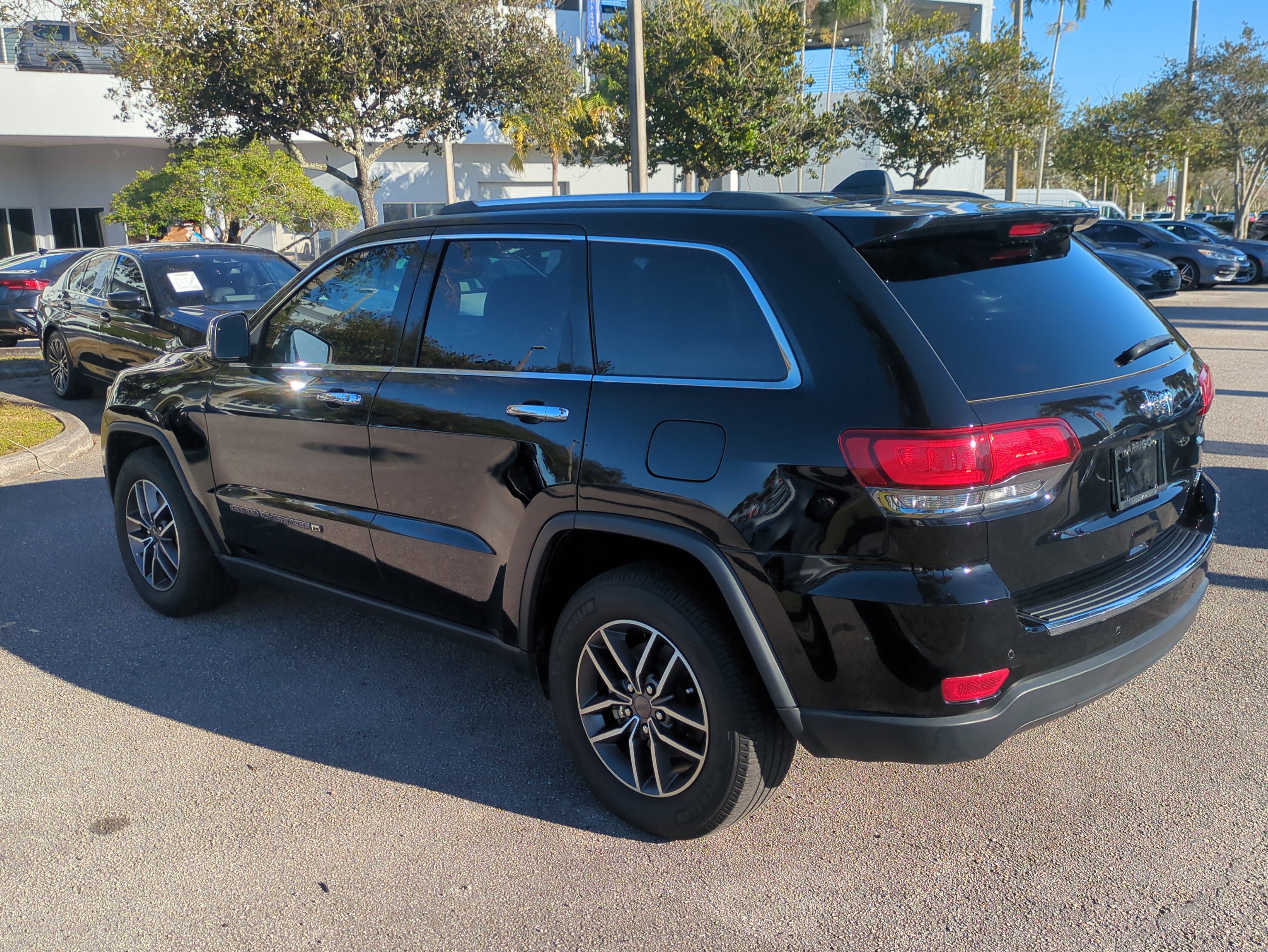 Certified 2022 Jeep Grand Cherokee Limited w/ Tech Group image 7