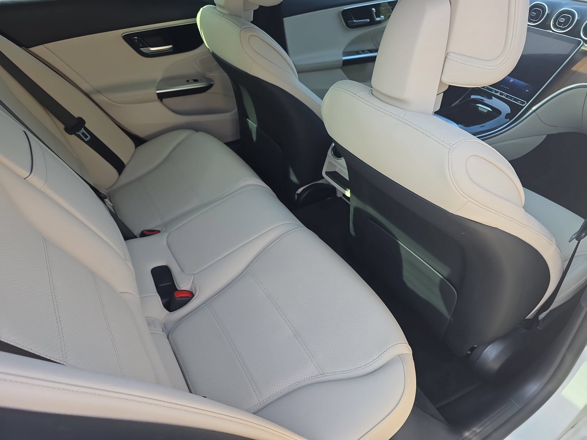 Used 2024 Mercedes-Benz C 300 Sedan image 11