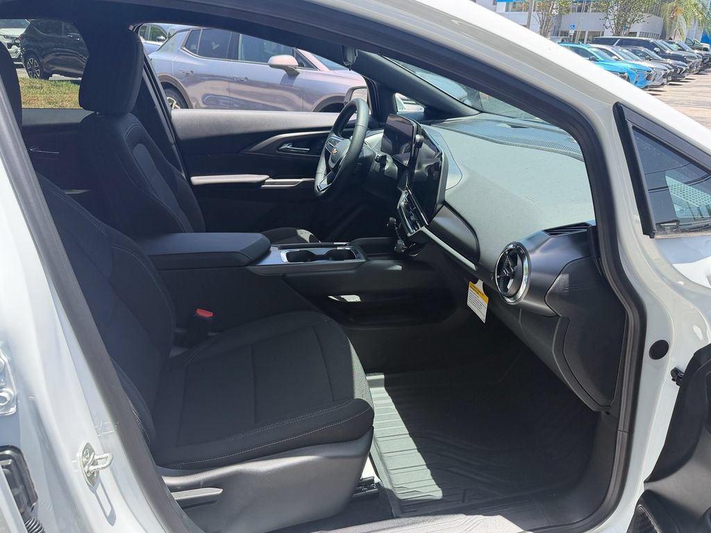 New 2026 Chevrolet Equinox EV LT w/ Comfort Package AWD/4WD image 6