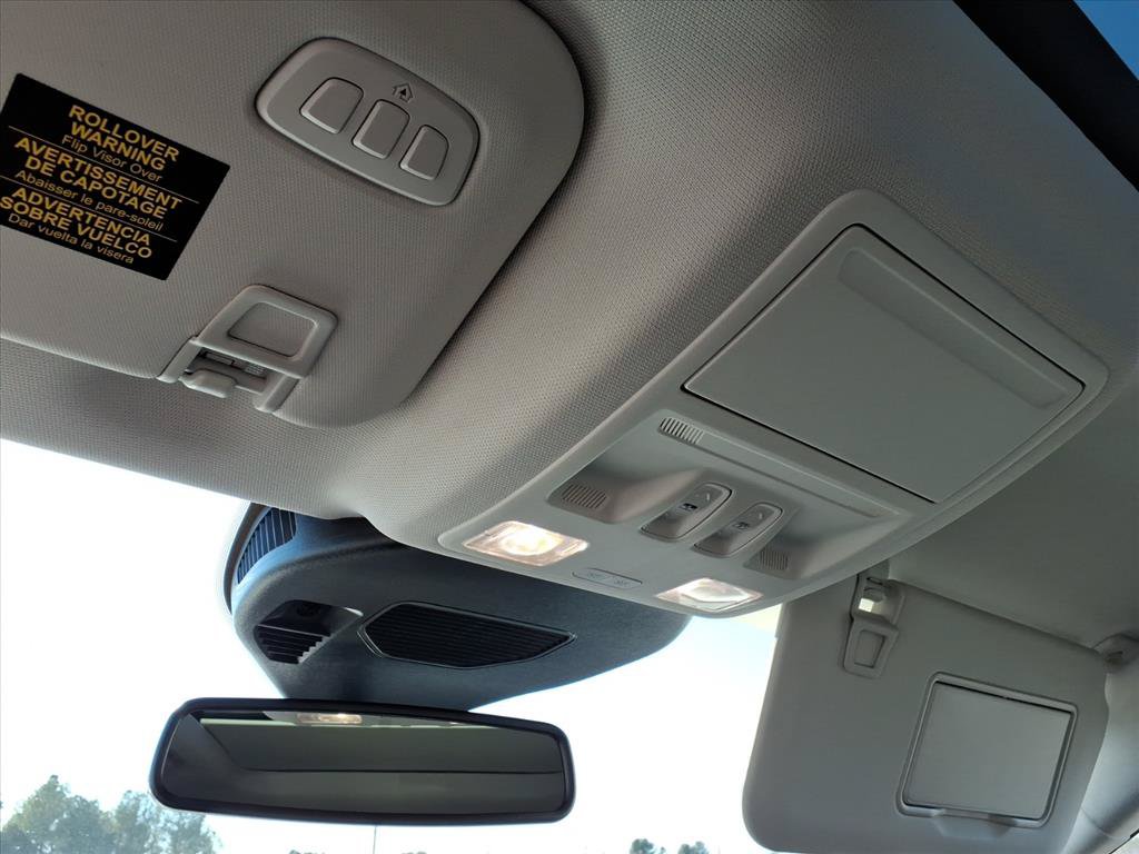 Used 2025 Ford Escape SE w/ PHEV Premium Package FWD image 19