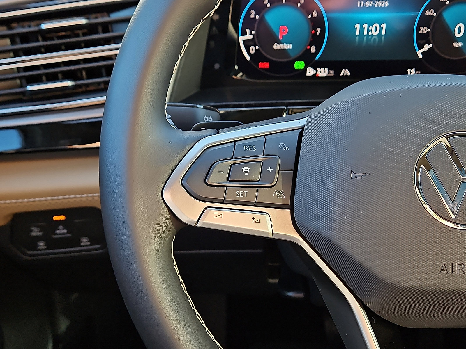 New 2026 Volkswagen Atlas Cross Sport SE image 18