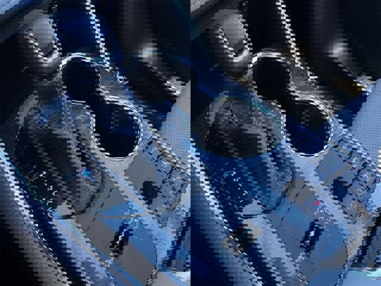 Used 2025 Toyota Highlander Platinum image 17