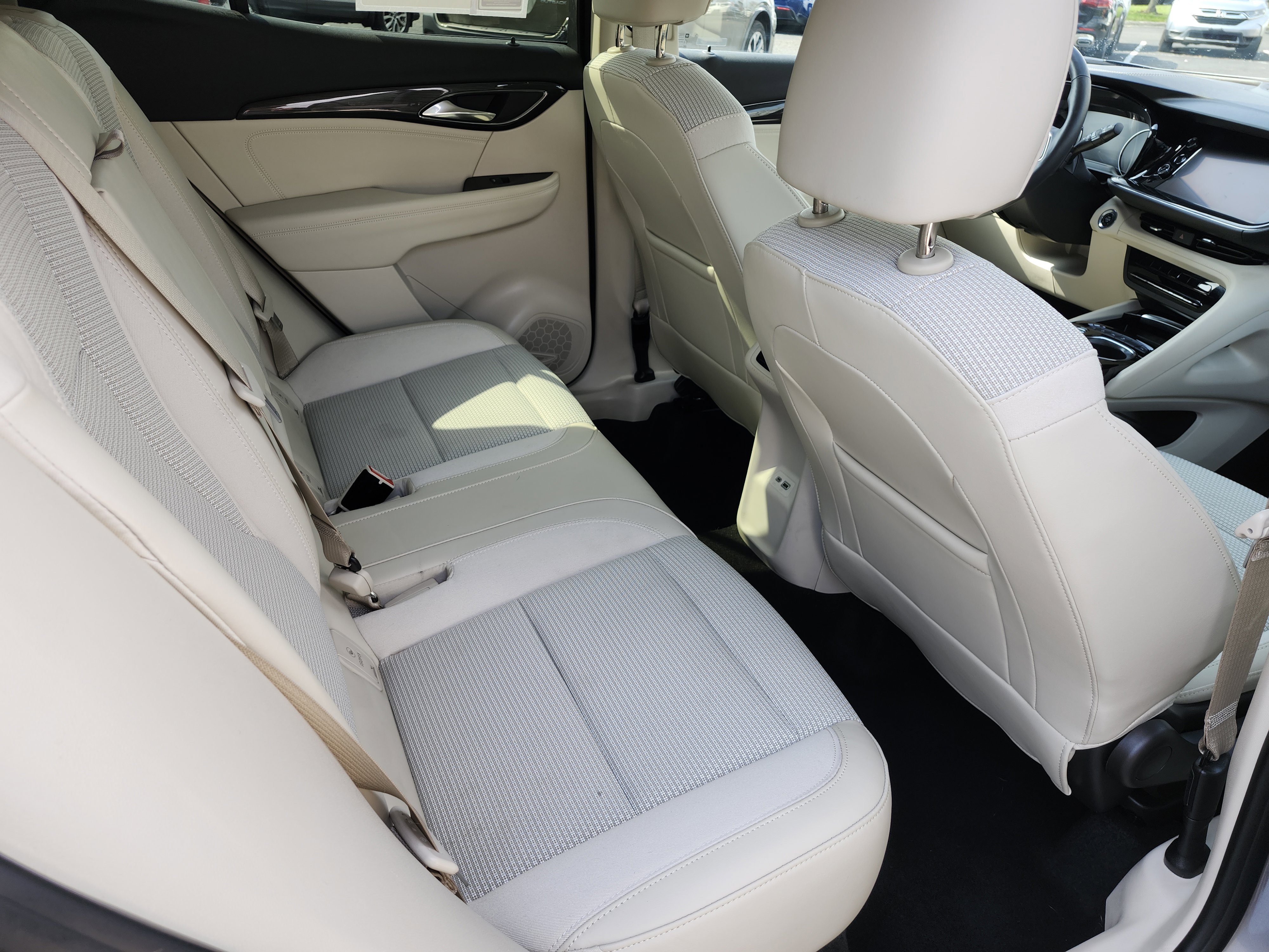 Used 2023 Buick Envision Preferred image 22