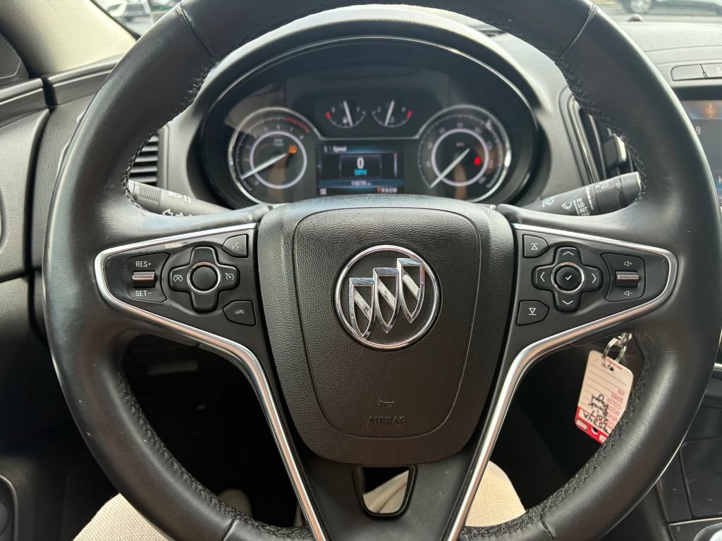 Used 2017 Buick Regal Sport Touring FWD image 7
