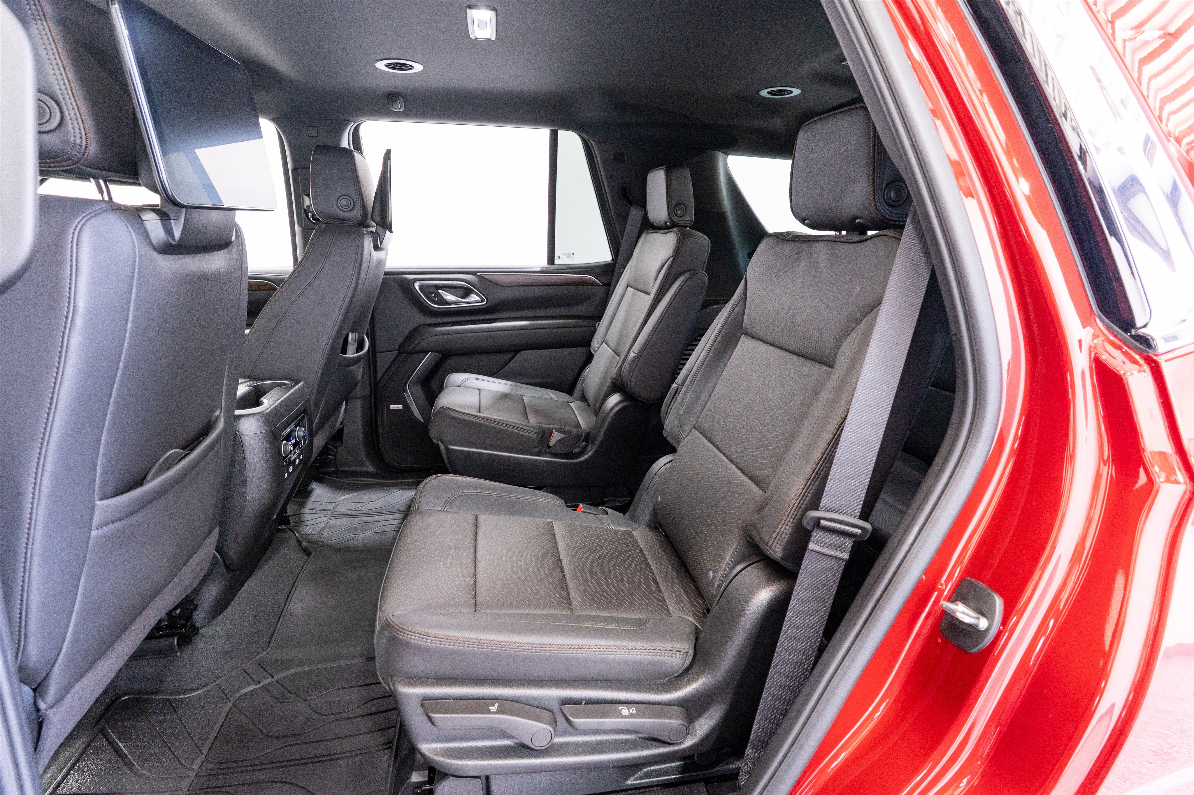 Used 2024 Chevrolet Tahoe High Country w/ Advanced Technology Package AWD/4WD image 33