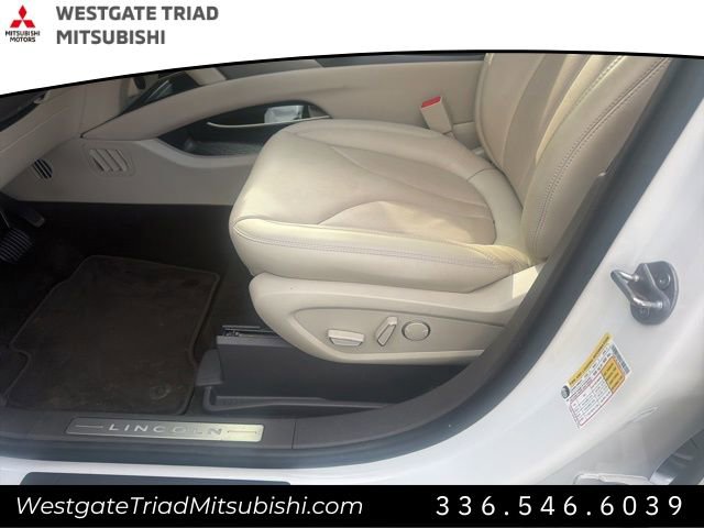 Used 2019 Lincoln Nautilus Reserve image 16