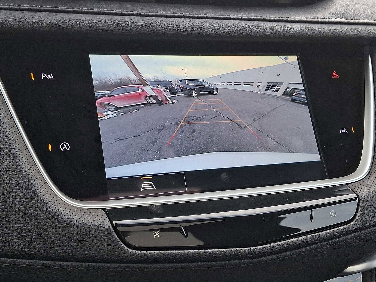 Used 2025 Cadillac XT6 Luxury image 18