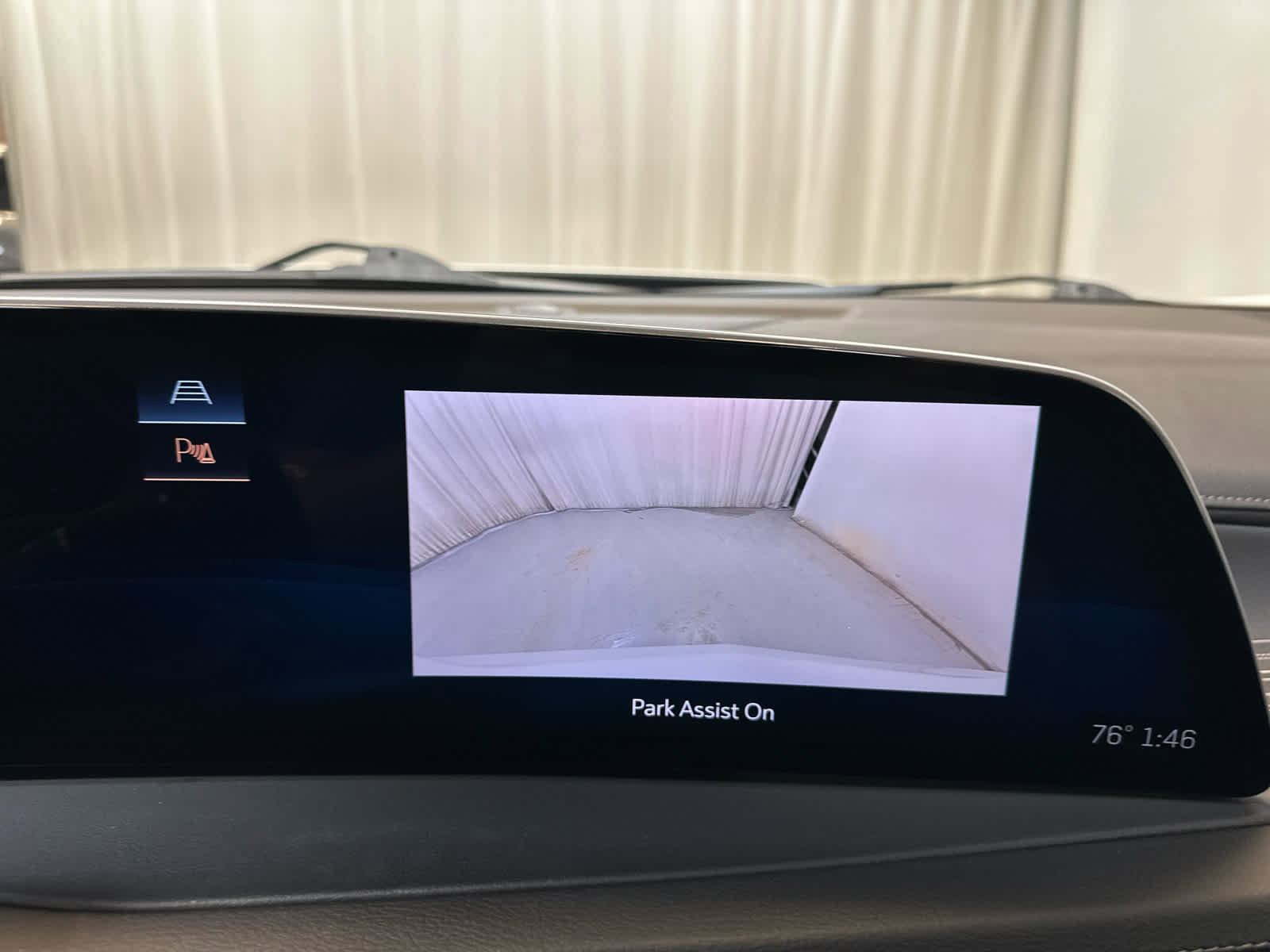 Used 2024 Cadillac XT4 Premium Luxury image 17