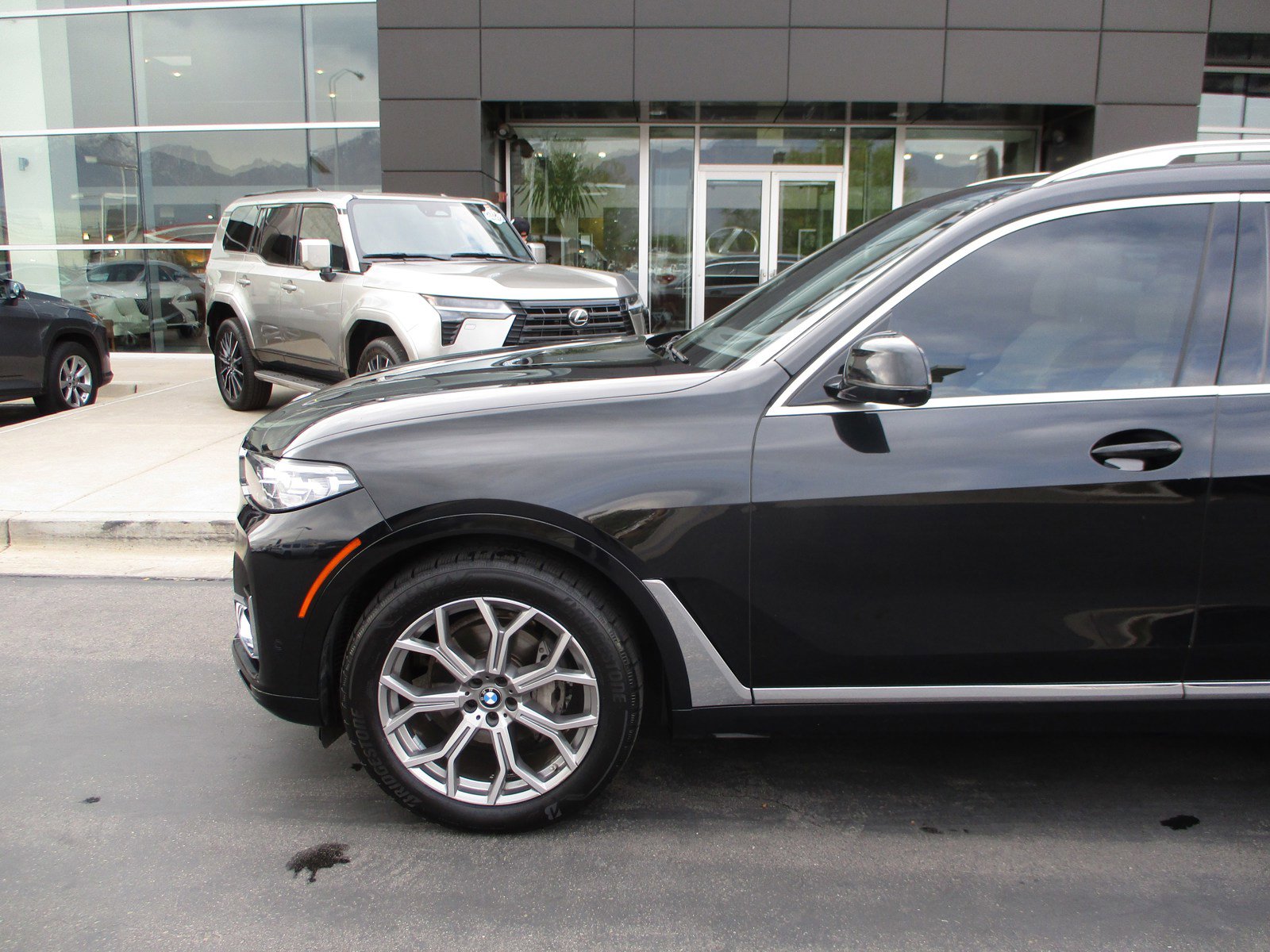 Used 2021 BMW X7 xDrive40i image 2